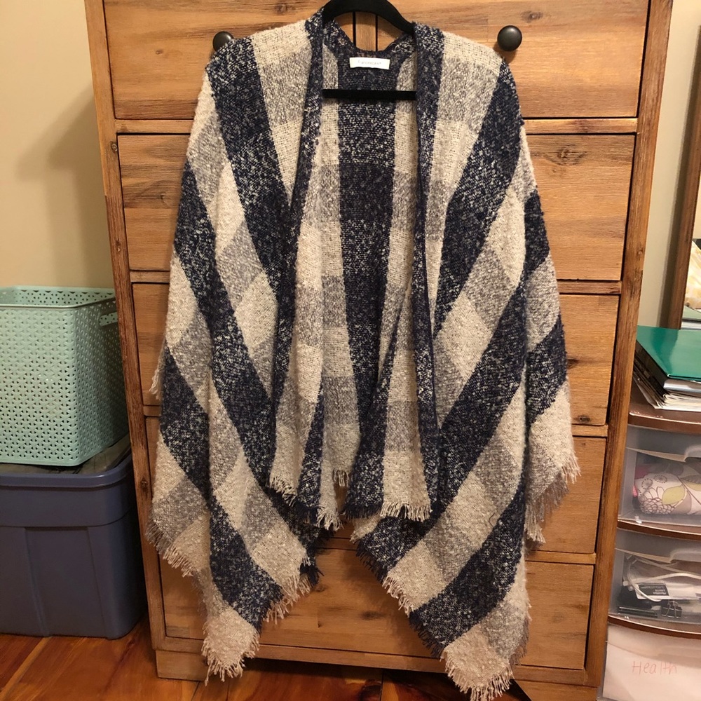 NWT Francescas poncho